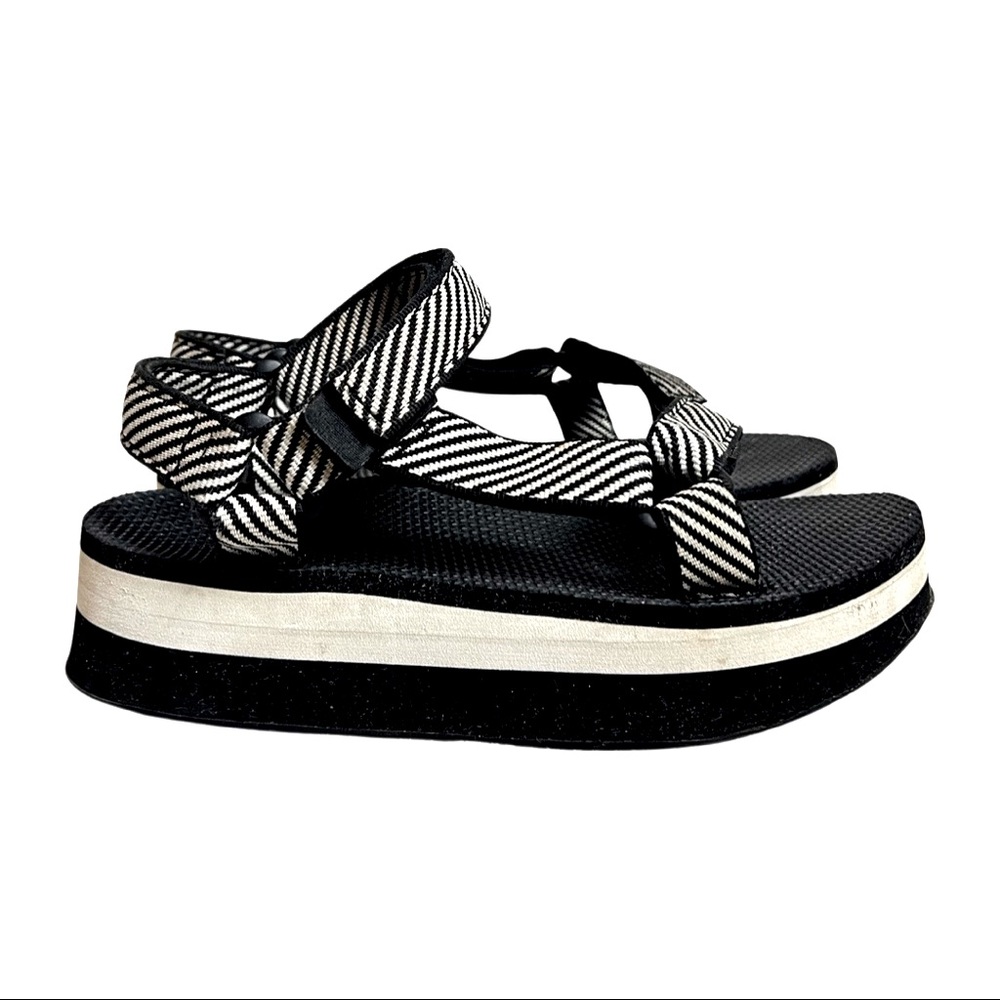 WOMEN'S SANDALS TEVA SZ 7 MIDFORM PLATFORM UNIVERSAL BLACK WHITE STRIPE